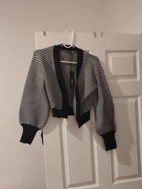 Fashion Nova Black & White  Cropped Cardigan